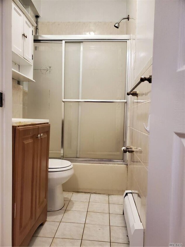 Building Photo - 43-16 Greenpoint Ave