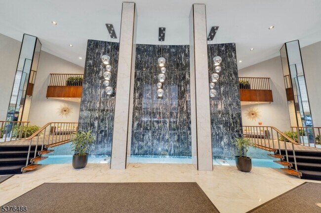 Foto del edificio - 1 Claridge Dr