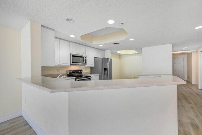 Building Photo - 480 Sail Ln