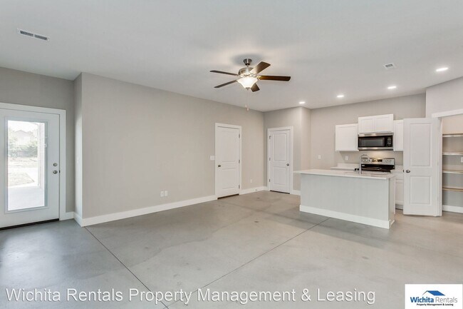 Building Photo - 3 br, 2 bath House - 116 E. Santa Fe. Cir.