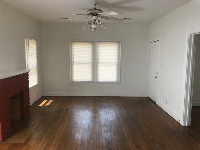 sala de estar - 4405 Floyd St