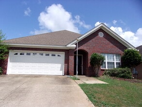 Building Photo - 718 Briarcliff Pl