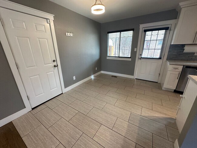 Foto del edificio - ADORABLE 4 BED, 2 BATH HOME CLOSE TO FORT ...