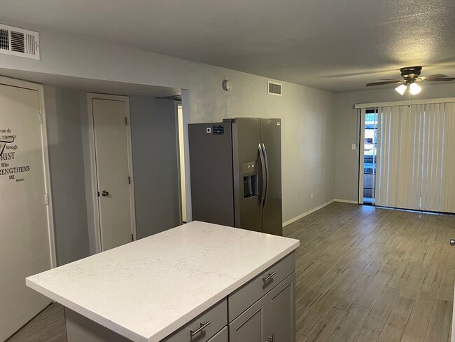 Foto del edificio - 3131 W Cochise Dr