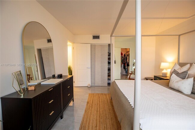 Foto del edificio - 2750 NE 183rd St