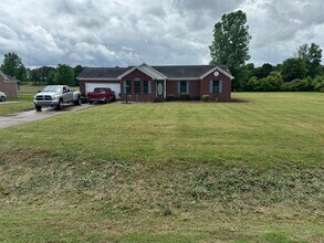 Building Photo - 479 Ervin Ln