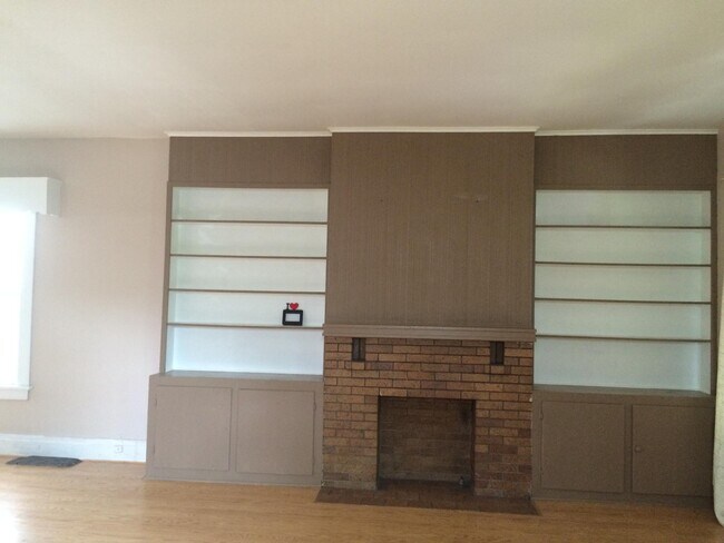 Building Photo - 180 W Delavan Ave