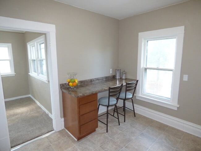 Kitchen - 27 6th Ave SE