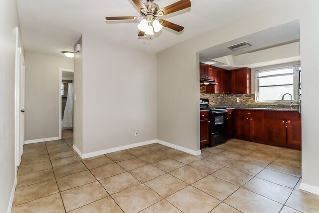 Foto del edificio - 1733 Ragland Ave