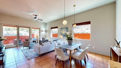 Building Photo - 604 Avenida Villa Hermosa