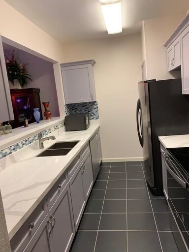Kitchen - 3124 Holly Hall St