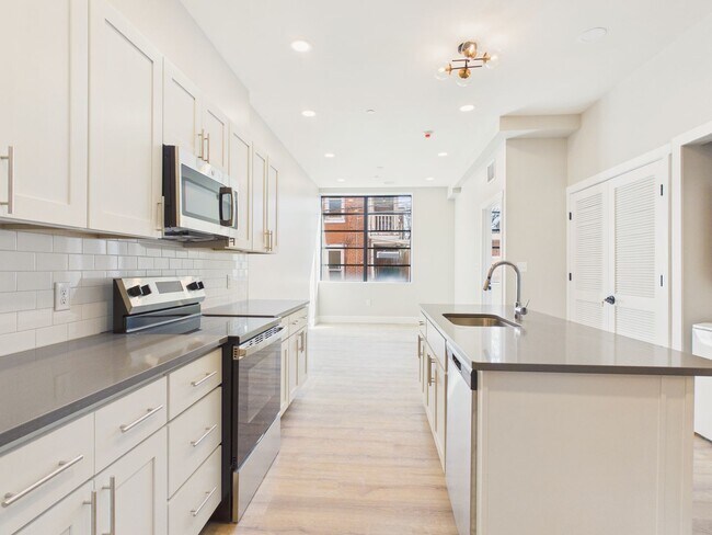 Building Photo - The Lofts at Midtown