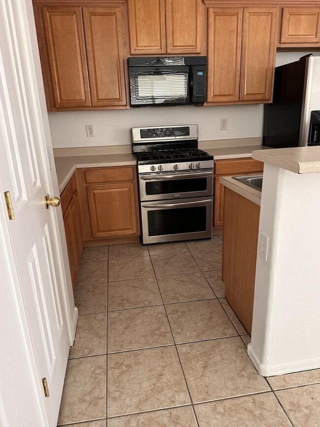 Foto del edificio - 3637 E Parkview Dr