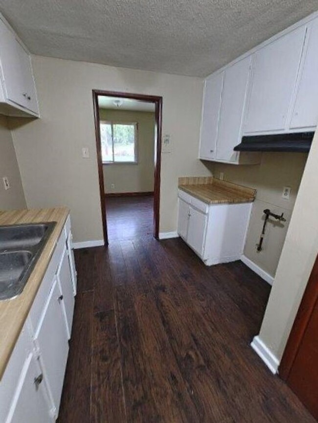 Building Photo - BELOW MARKET RENT!
