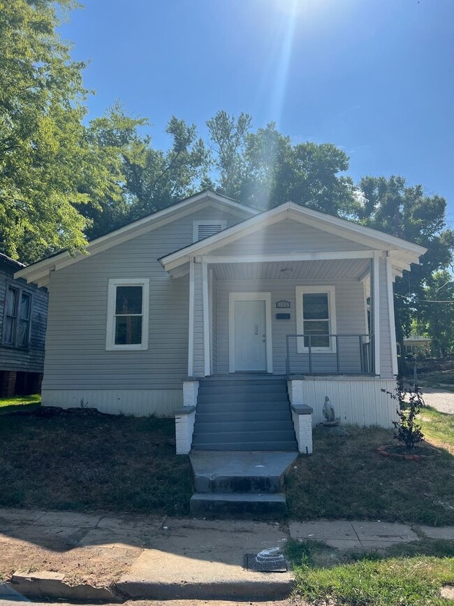 Building Photo - 1025 Foster St