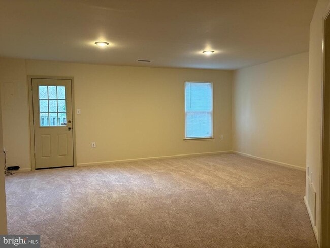 Building Photo - 5604 Gresham Ln