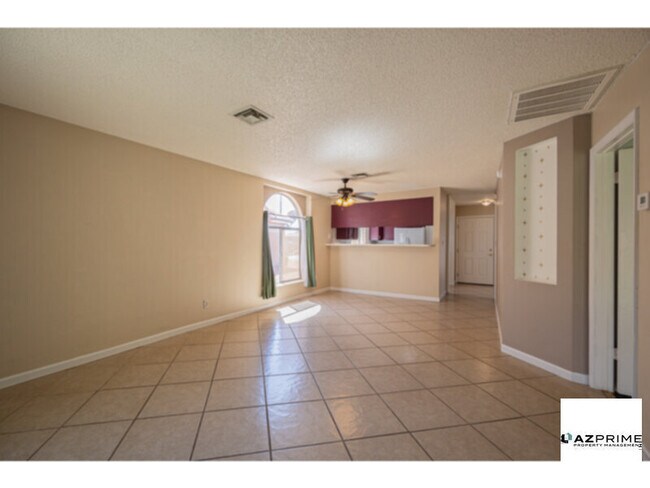 Building Photo - Modern 2/2 Peoria Condo Unit - Great Locat...