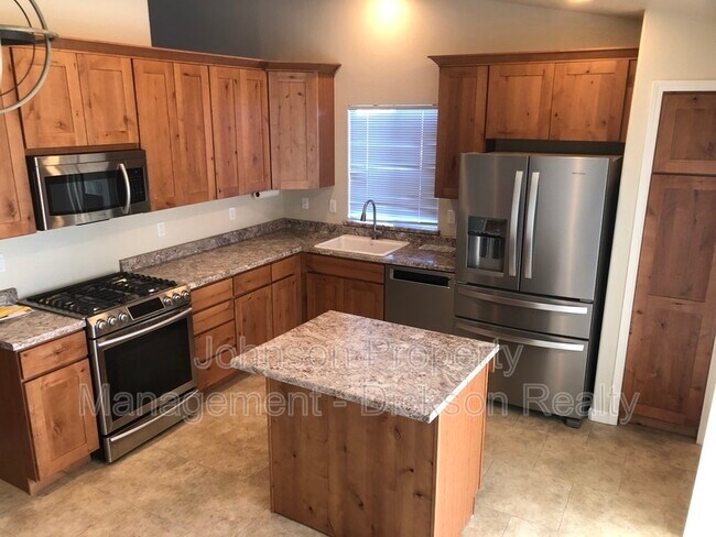 Building Photo - 17020 Castle Pine Dr