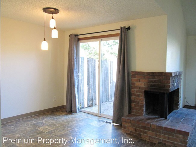 Foto del edificio - 1126-1128 46th Pl SE