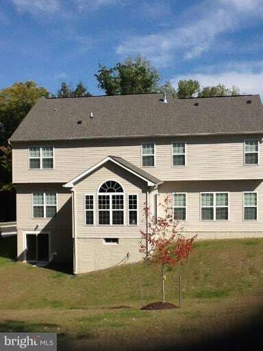 Foto del edificio - 6303 Soueid St