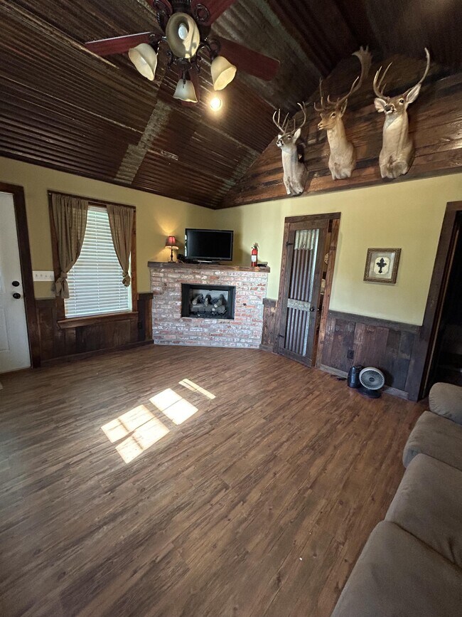 Building Photo - 2477 County Rd 2723