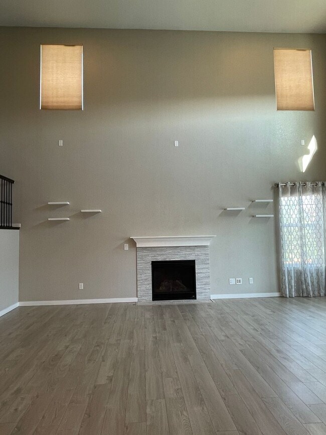 Building Photo - Gorgeous Colliers Hill Home