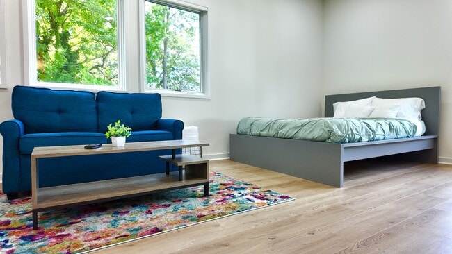 Photo - 2017 Oaklawn Ave House