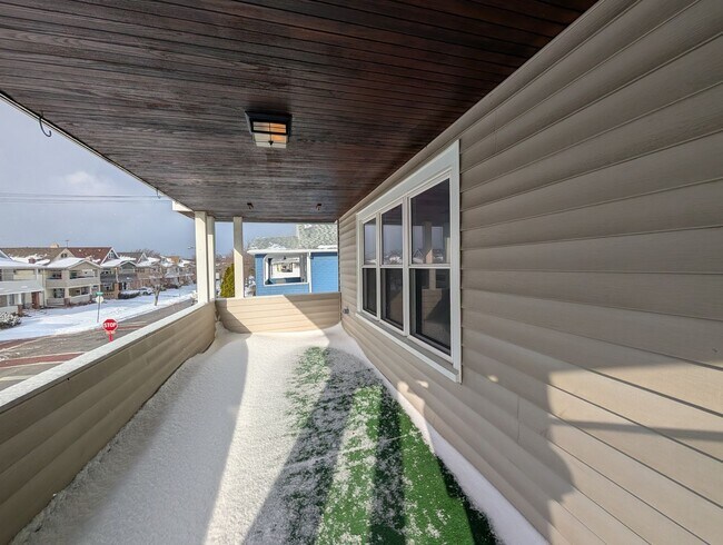 Foto del edificio - 2115 Lewis Dr