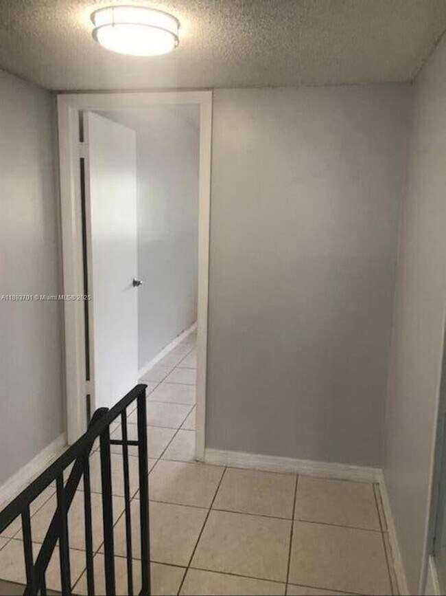 Foto del edificio - 210 NW 87th Ave