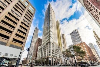 Building Photo - 57 E Delaware Pl