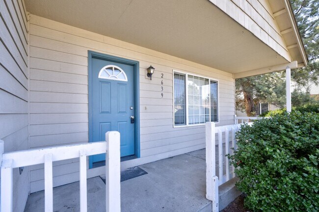 Foto del edificio - 2639 NE Brian Ray Ct