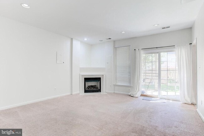 Foto del edificio - 21896 Hawksbury Terrace
