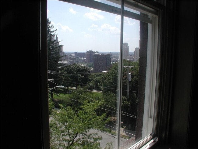 Foto del edificio - 100 Bowen St