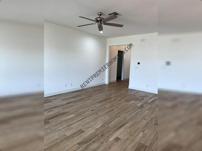 Foto del edificio - 248 Club View E