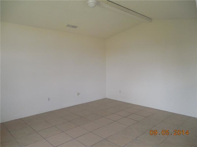 Building Photo - 4204 Shawn Dr