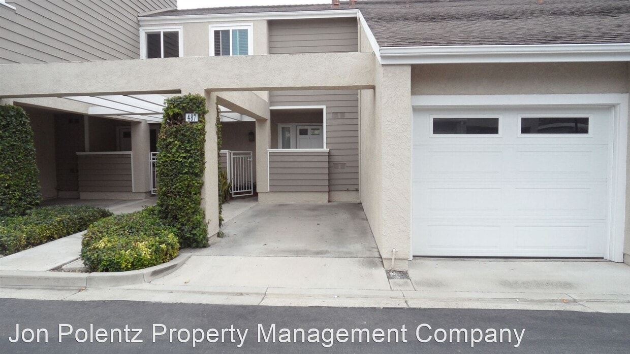 Primary Photo - 2 br, 1.5 bath House - 487 Deerfield Ave.