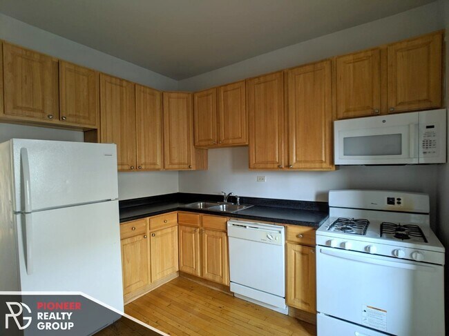 Foto del edificio - 2455 N Spaulding Ave