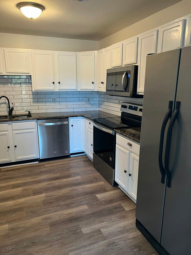 Building Photo - 5602 Drawbridge Ct