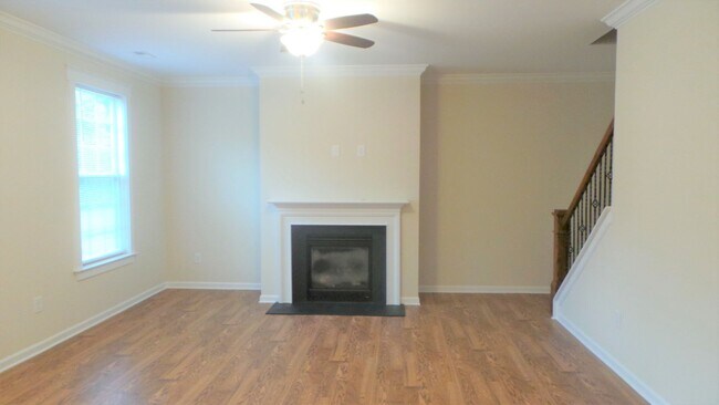 Foto del edificio - ~~ Charming 4 Bedroom in Logan Ridge Subdivision ~~