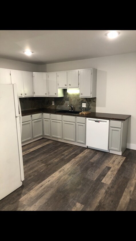 Foto principal - 1701 Blossom Ln