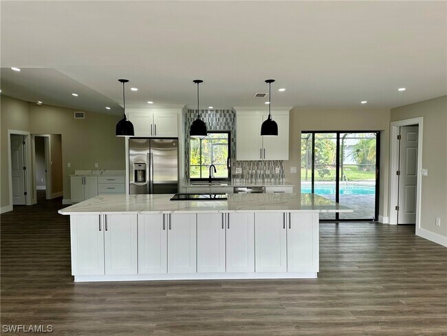 Foto del edificio - 833 El Dorado Pkwy W