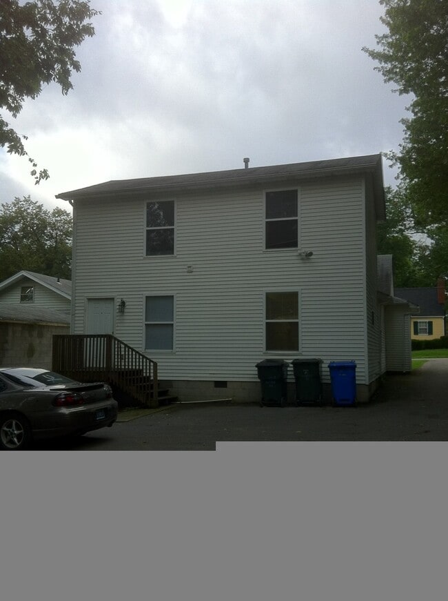 Building Photo - 561 Columbia Avenue