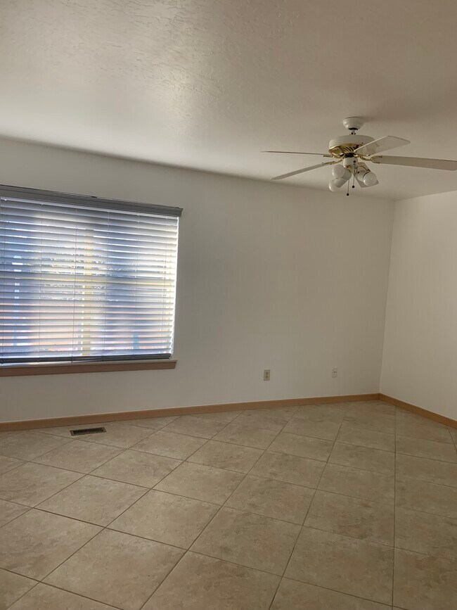 4754 Hemlock Cir, Oklahoma City, OK 73162 House Rental in Oklahoma