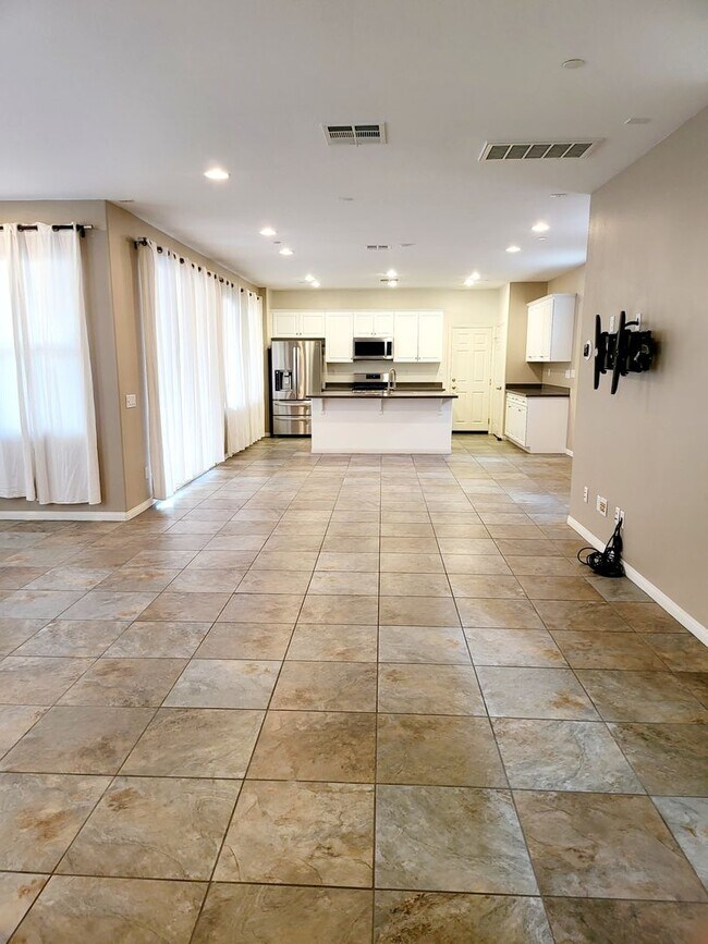 Foto del edificio - Otay Ranch 3 bedroom 2.5 bath 1917 sqft 2 ...