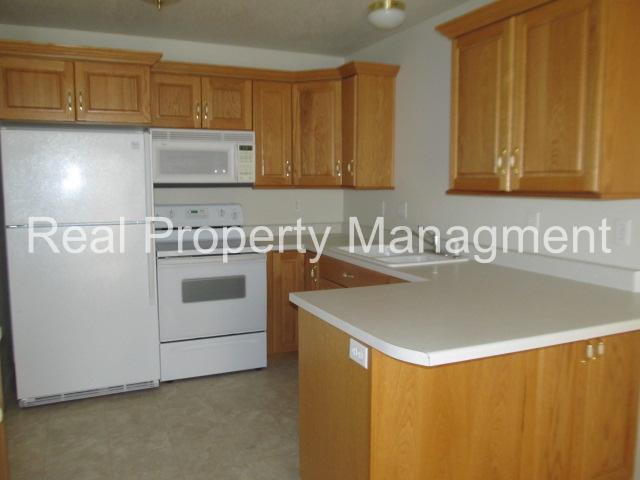 Foto del edificio - 3 Bedroom Townhome in Smithfield.  Available for August move in!