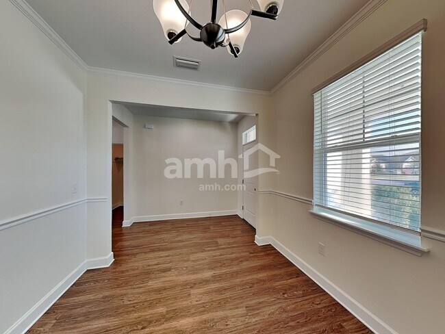 Building Photo - 303 Pine Terrace Dr