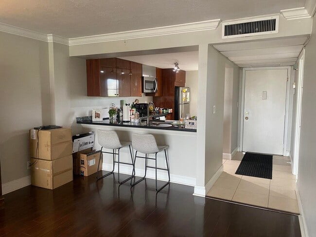 Photo - 9 Royal Palm Way Apartment