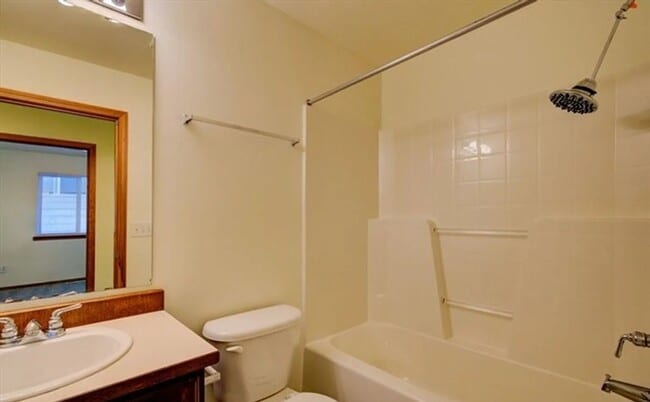 Building Photo - 4Bd/3Ba Bothell Home