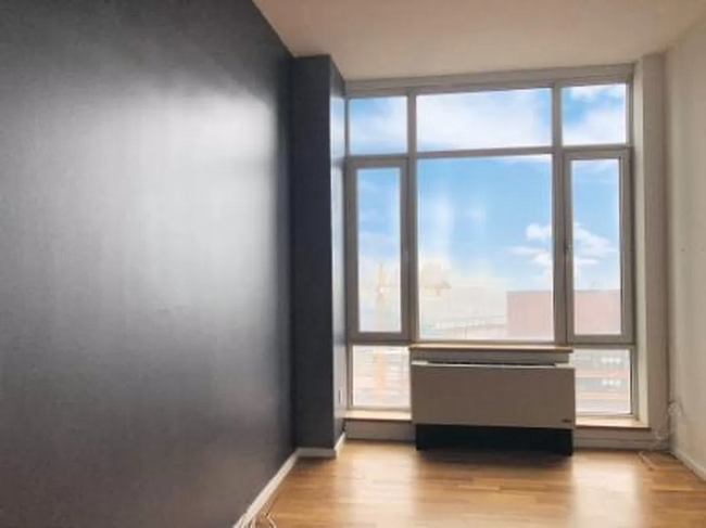 Foto del edificio - 634 W 42nd St