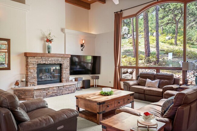 Foto del edificio - Stunning Broadmoor Estate with Mountain & City Views
